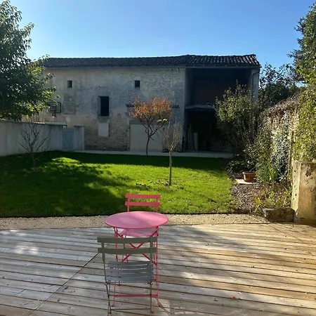 Le Chai Des Mullons Holiday home *